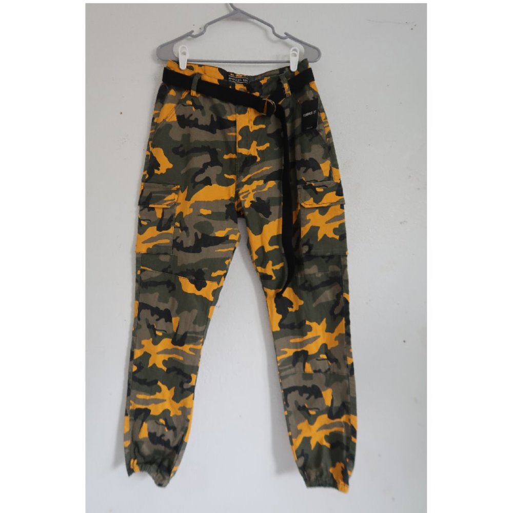 NWT Forever 21 Camo Army Cargo Pants